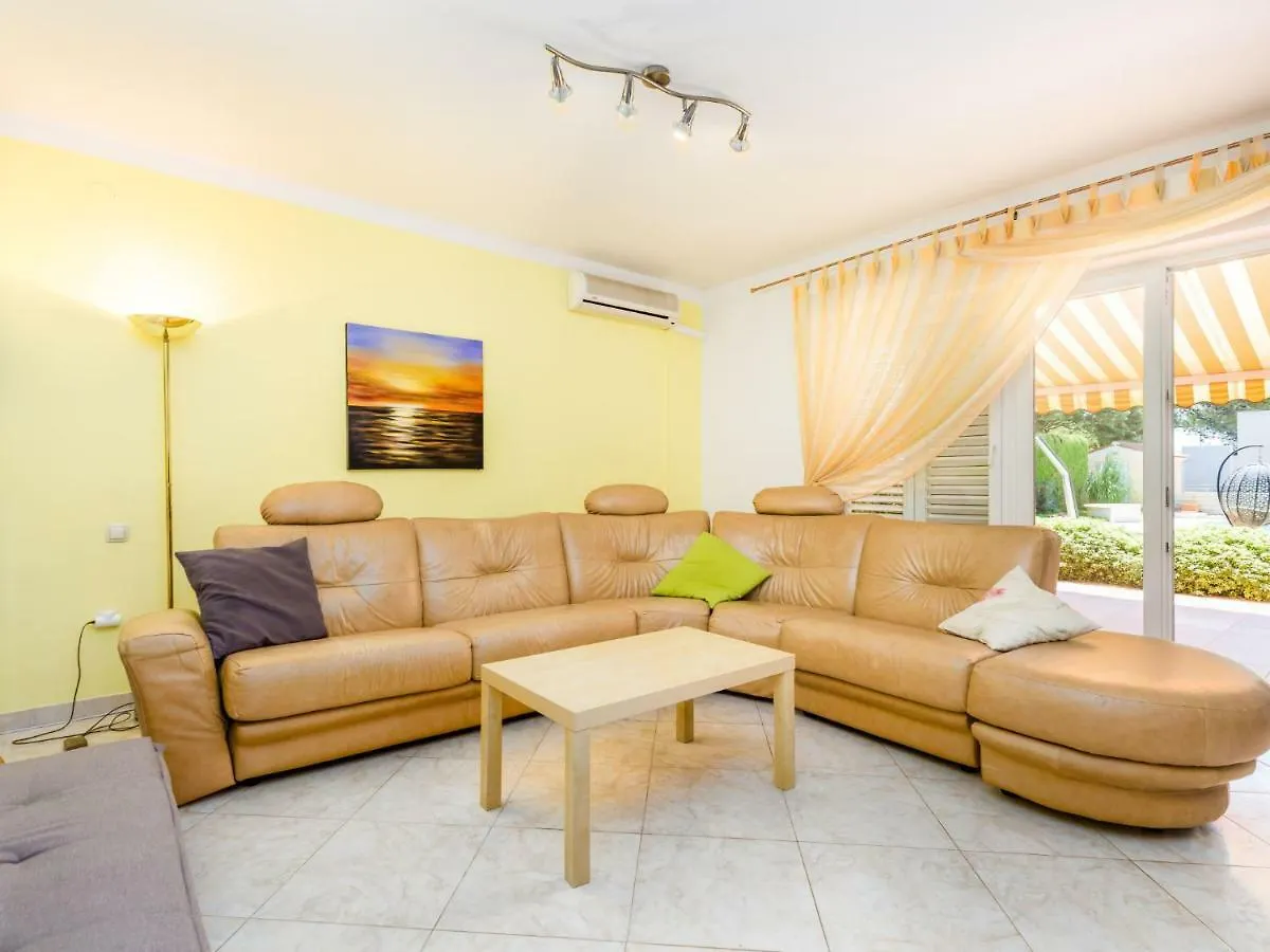 Apartment Silva By Interhome Peroj 0*,